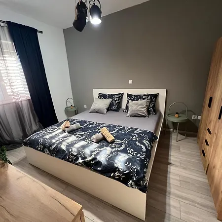 Kana Apartment *